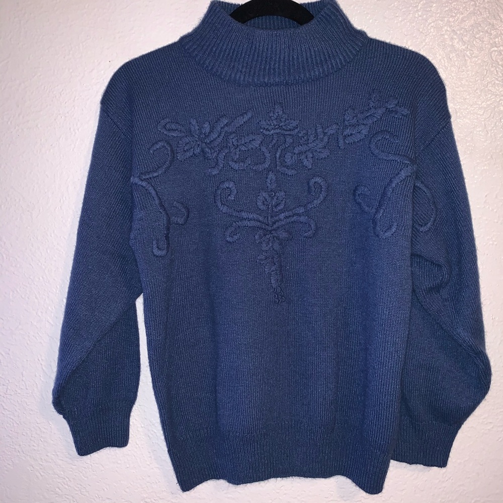 Laura Daniels Petite Crewneck Blue Soft Sweater